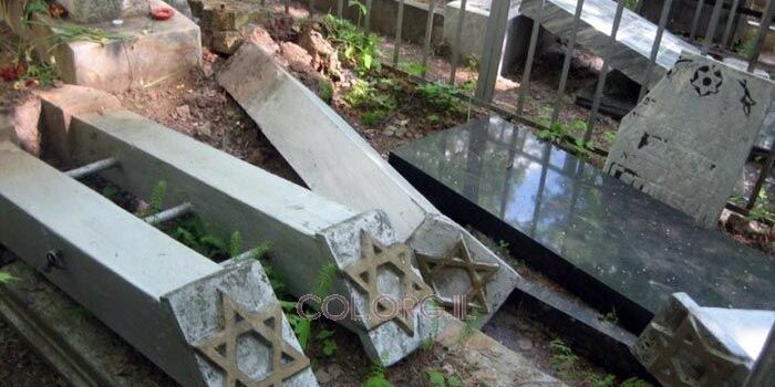 grave profanation cimetière russie