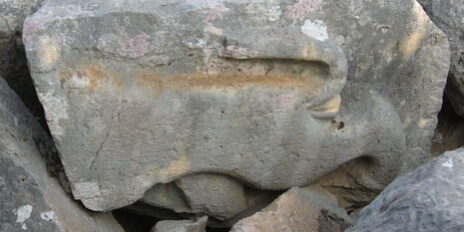 découverte bas relief forteresse nemrod