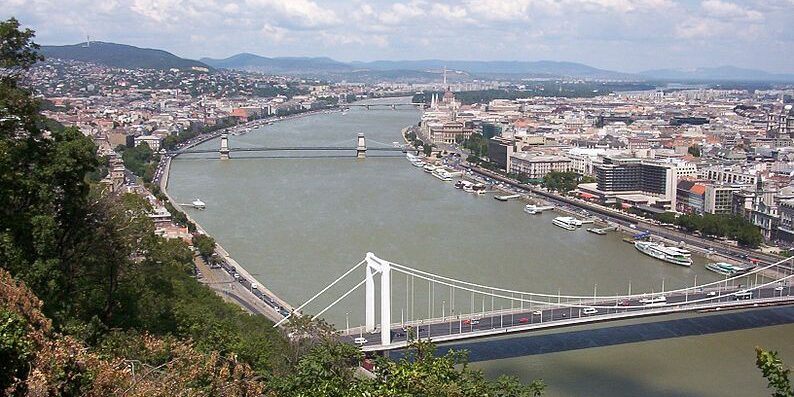 inauguration centre juif budapest