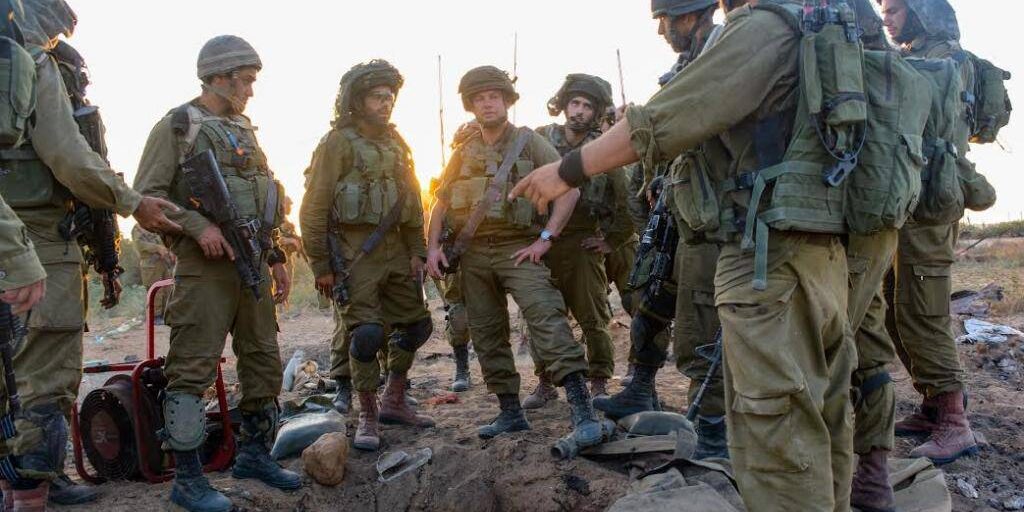 colonne nuée protégé soldats