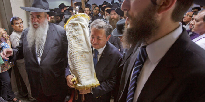 réouverture centre habad mumbai