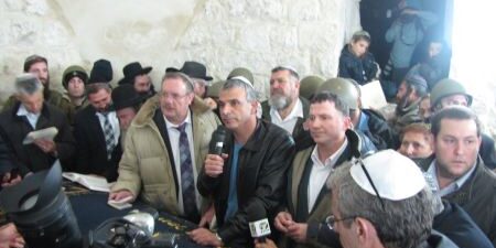 yossef hatsadik seul su résister