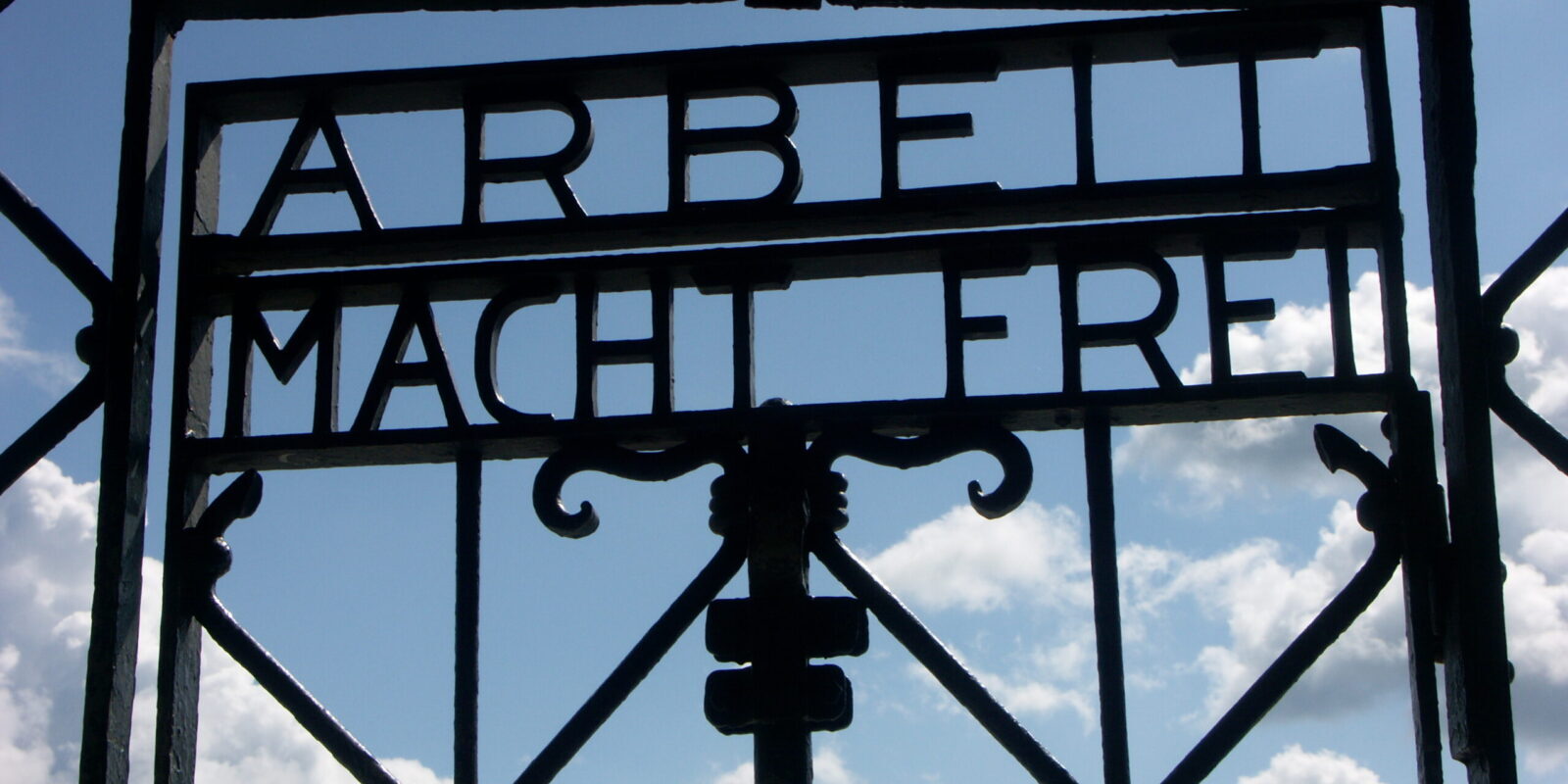 allemagne communauté juive outrée vol dachau