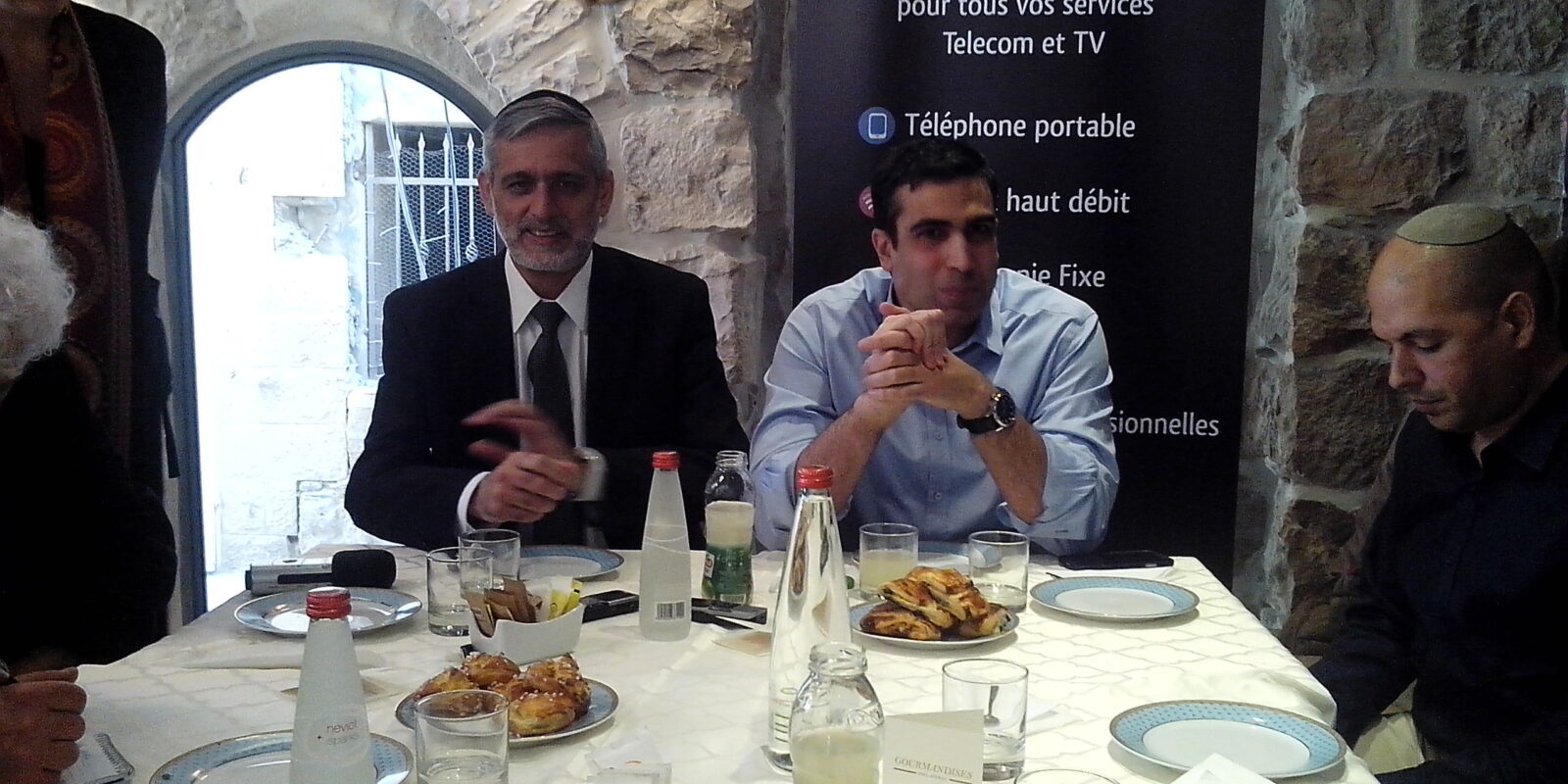 eli ishaï yoni shetboun rencontrent presse francophone