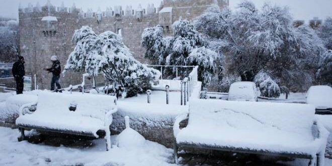 légères chutes neige jérusalem