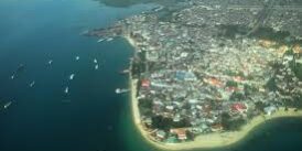 zanzibar inculpations attaque acide contre jeunes juives britanniques