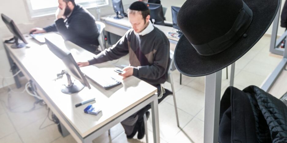 enquête 49 juifs orthodoxes travaillent