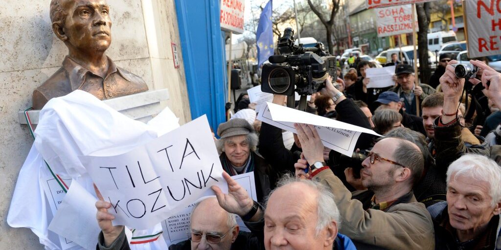 budapest manifestation contre statue homme politique antisémite