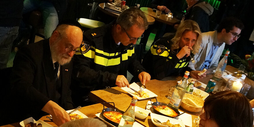 amsterdam attaque couteau restaurant casher n crime raciste police