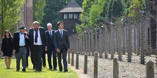premier ministre canadien ému visite auschwitz