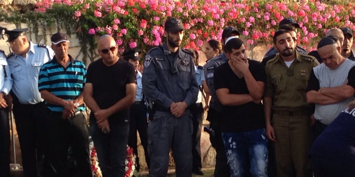 obsèques déchirantes policier assassiné attentat