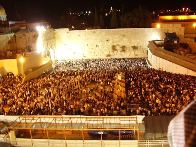 selihot kotel 30 000