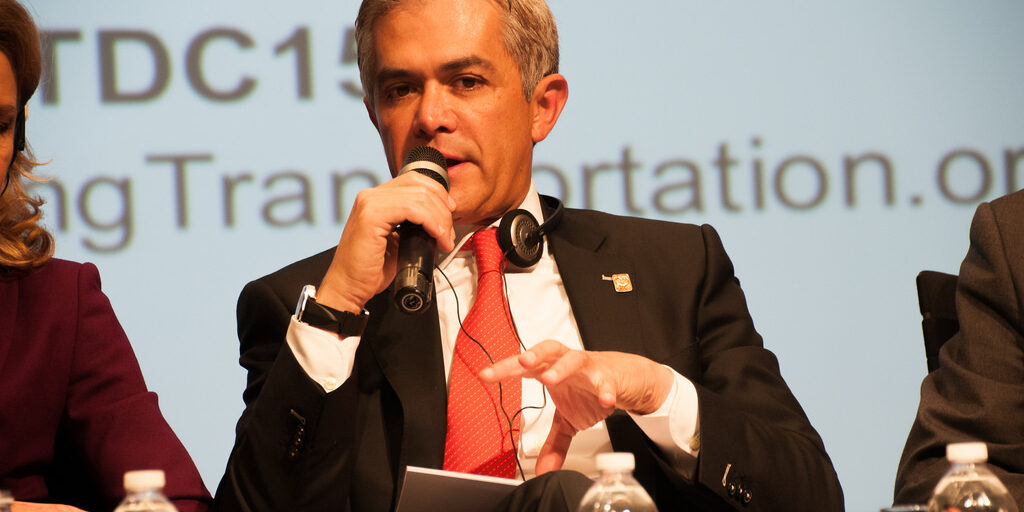 maire mexico city pose première pierre centre juif