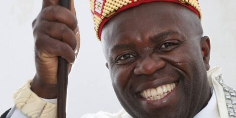 dayanim retirent soutien roi ayi