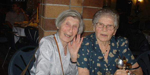 jumelles dvora hanna