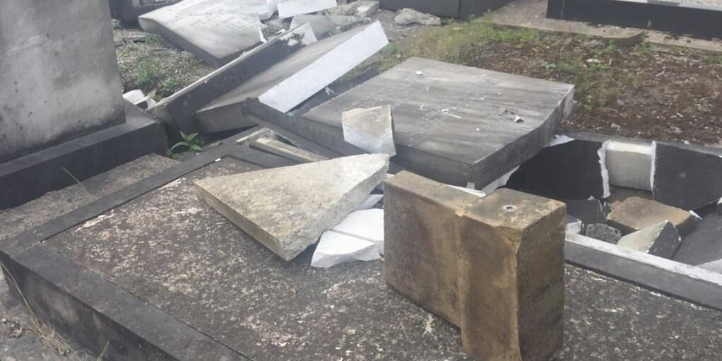 Urmston Jewish cimetiere